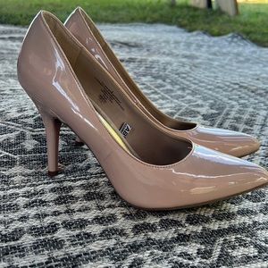 Mossimo nude pumps size 9